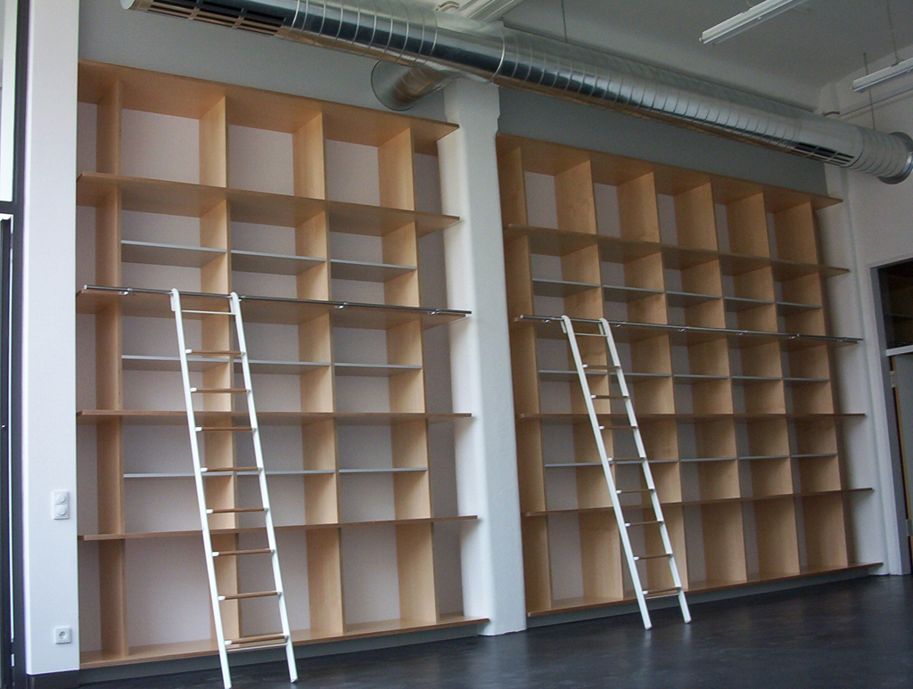 Bibliotheksregal in Birke Multiplex Ahorn furniert