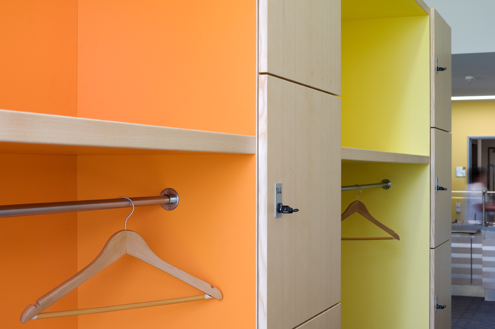 Lockerschrank und Garderobe